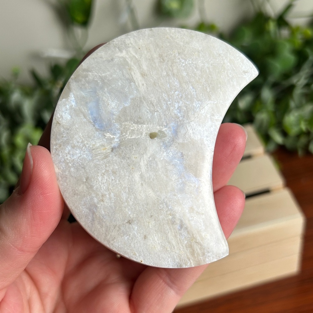 White Moonstone Crescent Moon Carving C - Picture 3 of 3